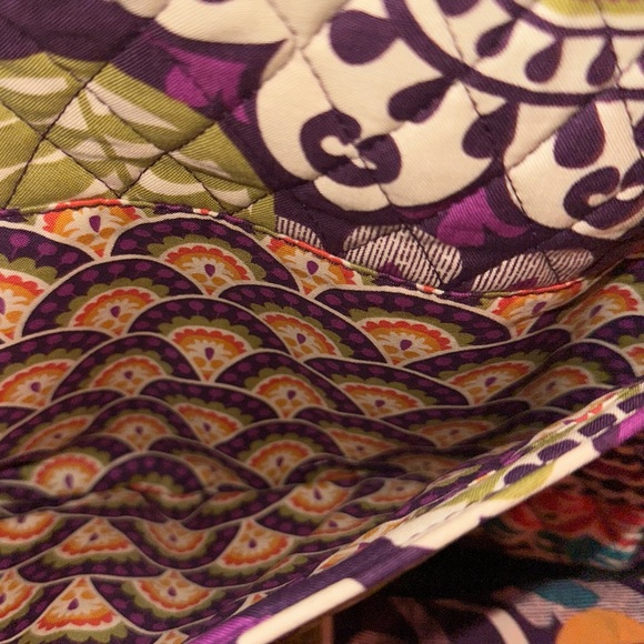 RETIRED PLUM CRAZY PATTERN!!!  Vera Bradley Iconic Hipster - Picture 4 of 6
